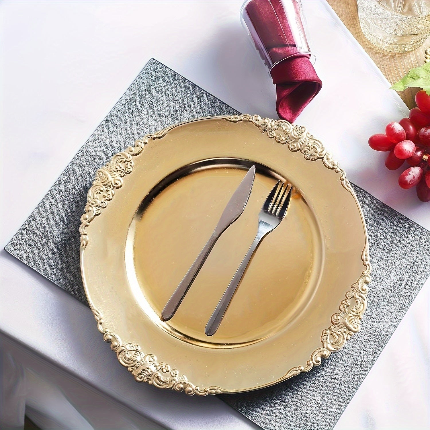 12 Gold Edged Circular Plastic Decorative Tray!