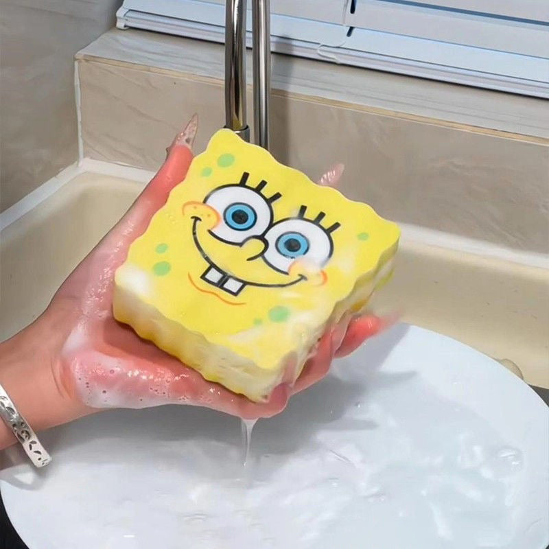 A sponge brush and drain rack set, suitable for various kitchens.